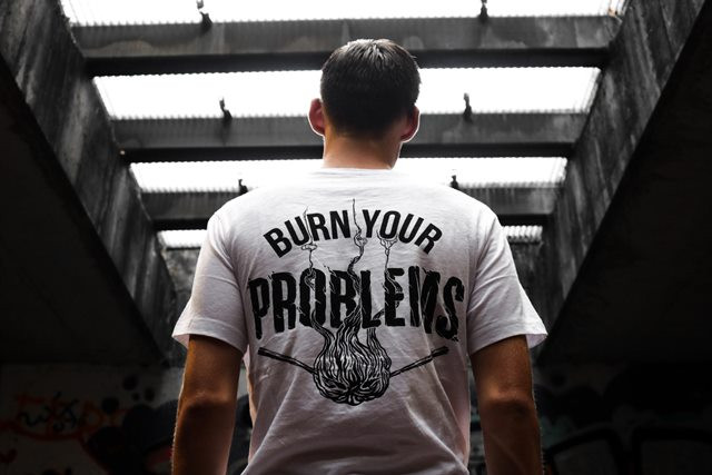 Kiat Hilangkan Rambut Halus di Punggung