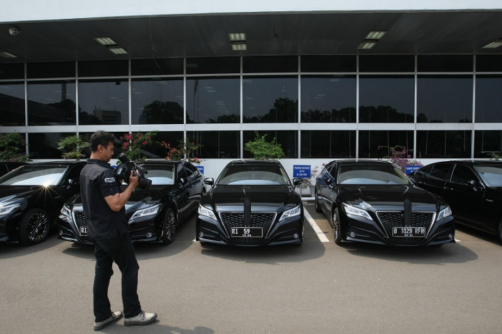 Pimpinan Parlemen Mulai Tunggangi Mobil Baru