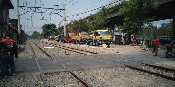Albertus Tewas Tersambar Kereta Gegara Main Gim