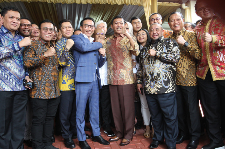 Komisi III DPR Kunjungi Kediaman Calon Kapolri Idham Azis