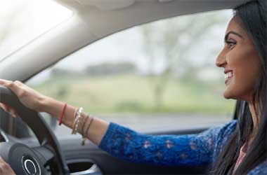 Trik Berkendara Aman untuk Wanita