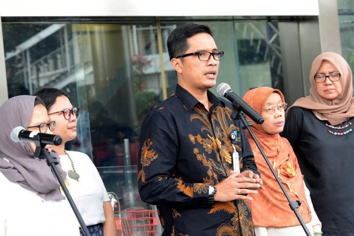 Asisten Istri Imam Nahrawai Mangkir Panggilan KPK