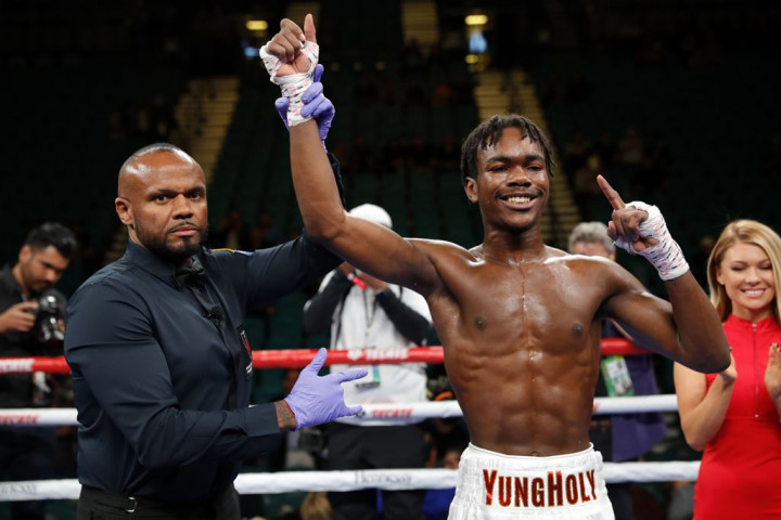 Debut Manis Putra Evander Holyfield sebagai Petinju Profesional