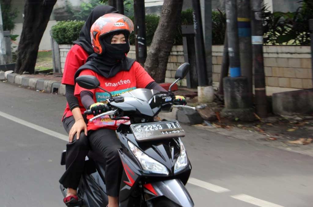 Para hijabers perlu cemat dan tepat ketika memilih helm yang sesuai dengan kepalanya. NAVARO