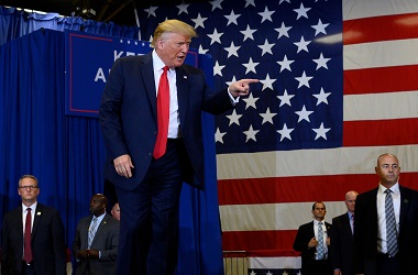 Whistleblower Pemakzulan Trump Siap Hadapi Partai Republik