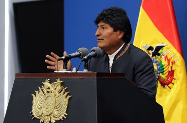 Helikopter yang Membawa Presiden Bolivia Mendarat Darurat