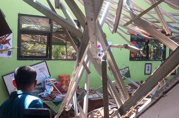 Polda Sidik Ambruknya Atap SDN Gentong Pasuruan