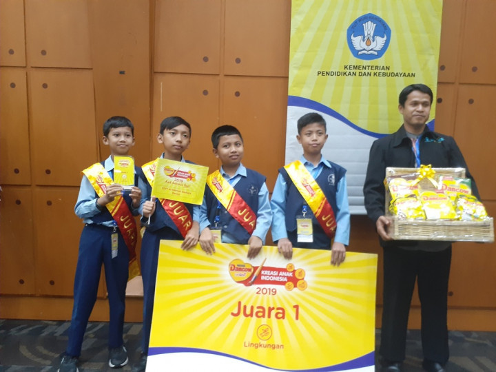 Berangkat dari Ide Mulia, 4 bocah SD Ciptakan Robot Pembersih Daun