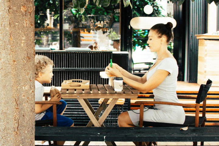 Ini Perbedaan Kebutuhan Gizi Orang Dewasa dengan Anak-anak