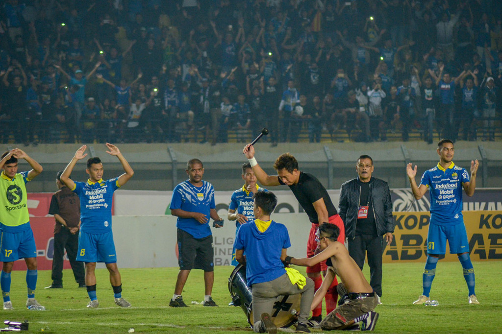 Persib Bandung Tundukkan PSIS Semarang 2-1