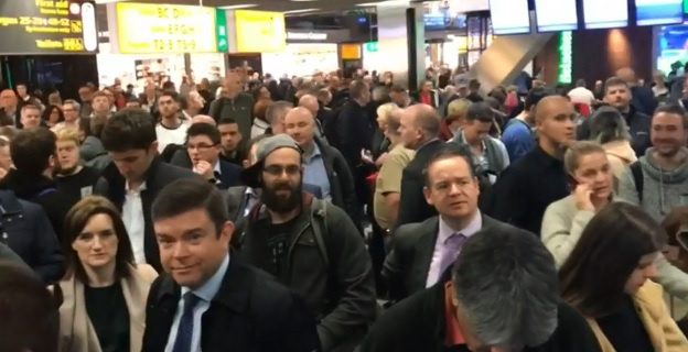 Pilot Salah Pencet Alarm, Kepanikan Terjadi di Bandara Belanda