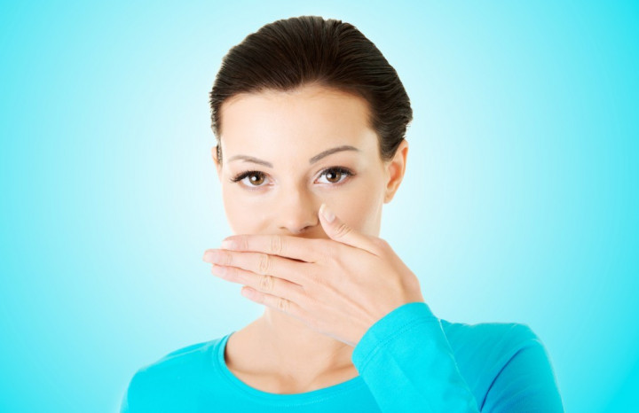 Cara Menghindari Napas Bau Rokok