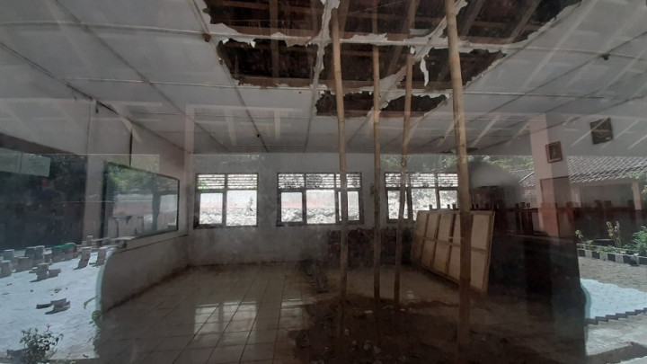 Atap SD di Gunungkidul Nyaris Ambruk