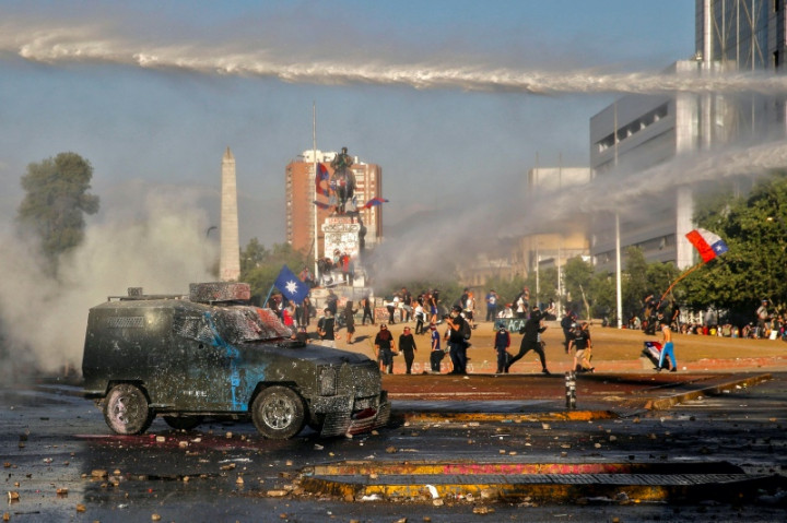 Protes di Chile Menyebar ke Pemukiman Mewah