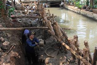 Pemkot Semarang Minta Warga Bersihkan Saluran Air