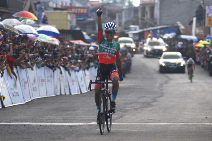 Rustom Lim Tercepat di Rute Terpanjang