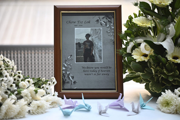 Mahasiswa Hong Kong Tewas, Rekan-rekan Berduka Cita