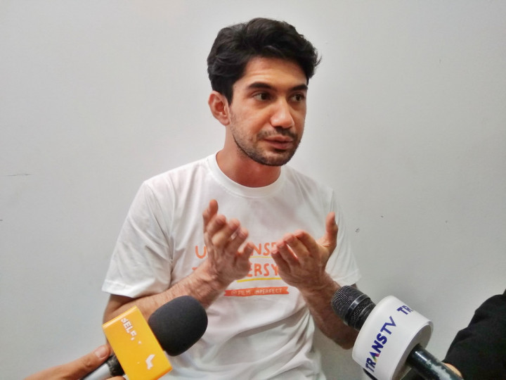 Dua Sosok Pahlawan Perfilman bagi Reza Rahadian