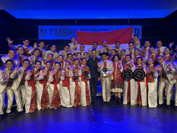 Paduan Suara Batavia Madrigal Singers Raih Juara Umum di Spanyol