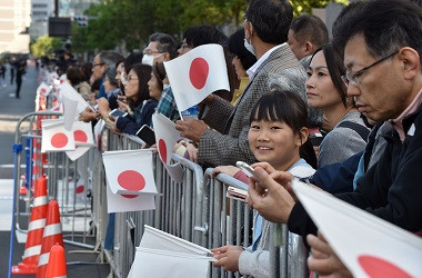 Ribuan Warga Jepang Nantikan Parade Kaisar Naruhito