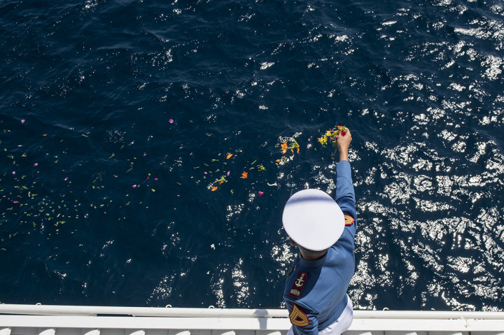 Upacara Peringatan Hari Pahlawan di KRI Bima Suci