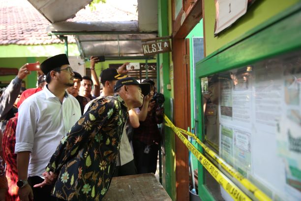 Menko PMK Instruksikan Bangun Sekolah Darurat di Pasuruan