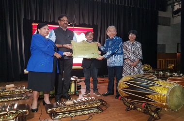 Indonesia Hadiahkan Gamelan Jawa ke Universitas JNU India