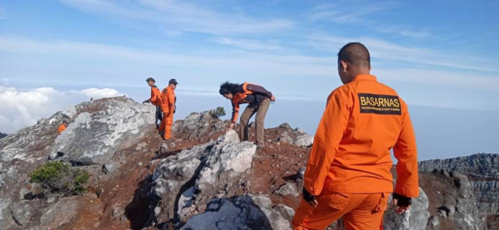 Dua Pendaki Gunung Klabat Dievakuasi