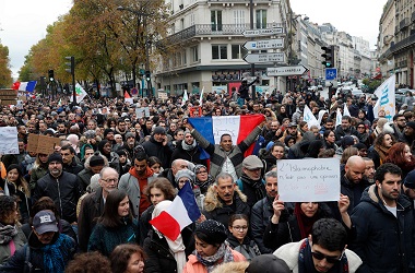 10 Ribu Orang di Paris Berdemo Menentang Islamofobia