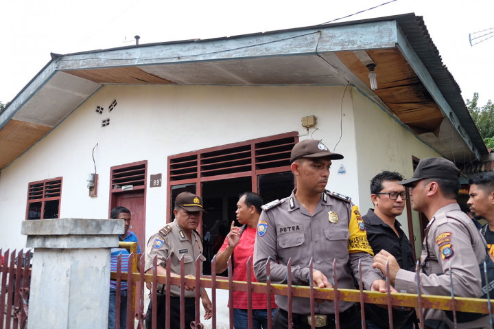 Polisi Geledah Rumah Terduga Bom Bunuh Diri Medan