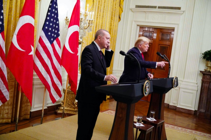 Interaksi Hangat Trump dan Erdogan di Washington