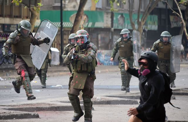 Puluhan Orang Terancam Buta Akibat Bentrokan di Chile