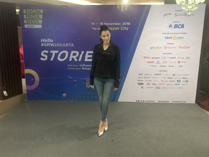 Cara Nadya Hutagalung Mengawasi Anaknya Gunakan Instagram