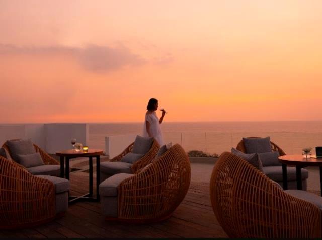 Menyerapi Keindahan Pemandangan Selat Sunda