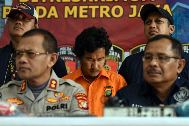 Pelaku Penyiraman Air Keras Familier dengan Soda Api