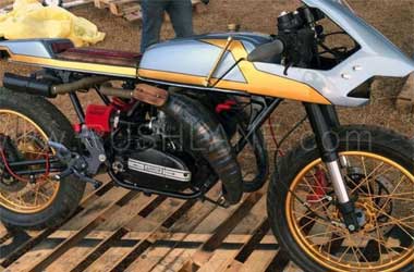Yamaha RD350 Cafe Racer ini Terinspirasi dari Anak Panah