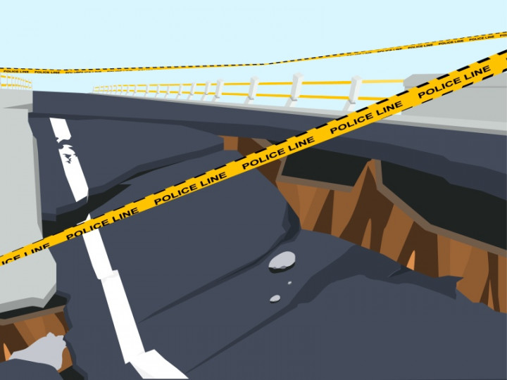 Jembatan Prancis Roboh, Mobil dan Truk Tersapu Arus