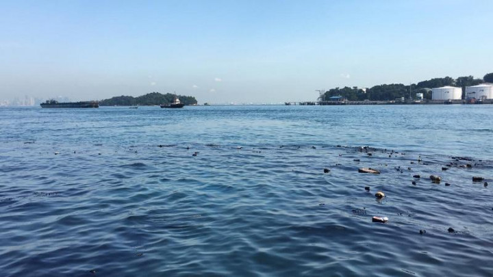 Perairan Batam Tercemar Limbah Oli