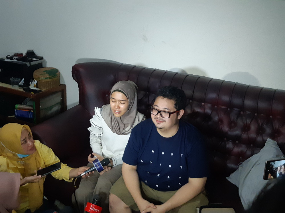 Keluarga Cecep Reza di rumah duka (Foto: Medcom/Abas)