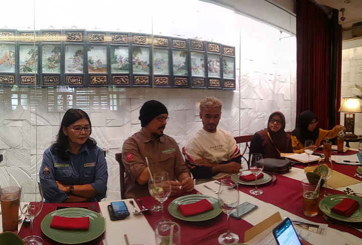 Andy F. Noya Ajak Berbagi lewat Platform Benih Baik