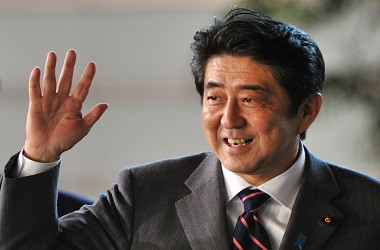 Shinzo Abe Resmi Jadi PM Terlama di Jepang