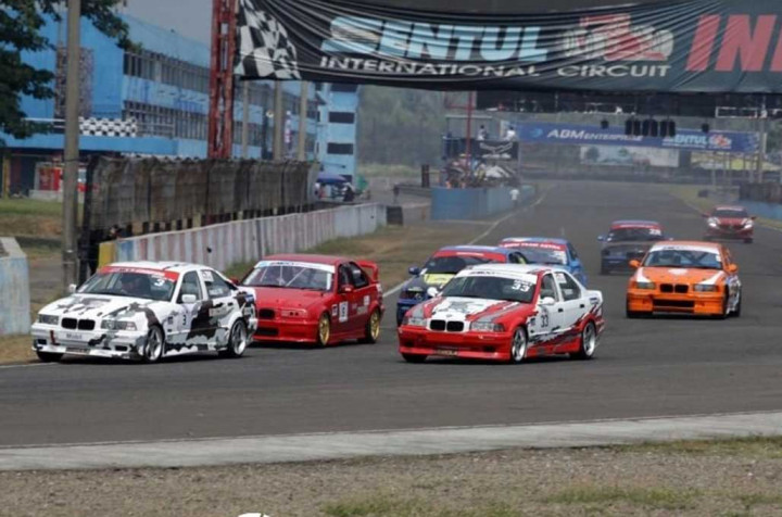 Balap Satu Merek BMWCCI Dikuasai Tim MOCI dan BMW Astra