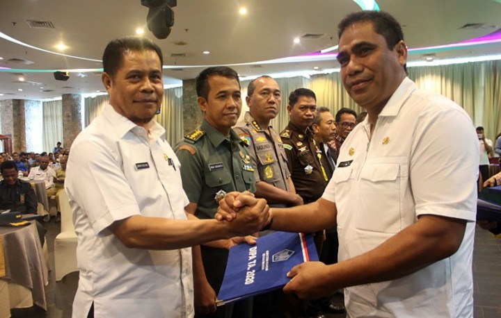 Penyerahan DIPA, Pemprov Papua Minta Efisiensi Anggaran