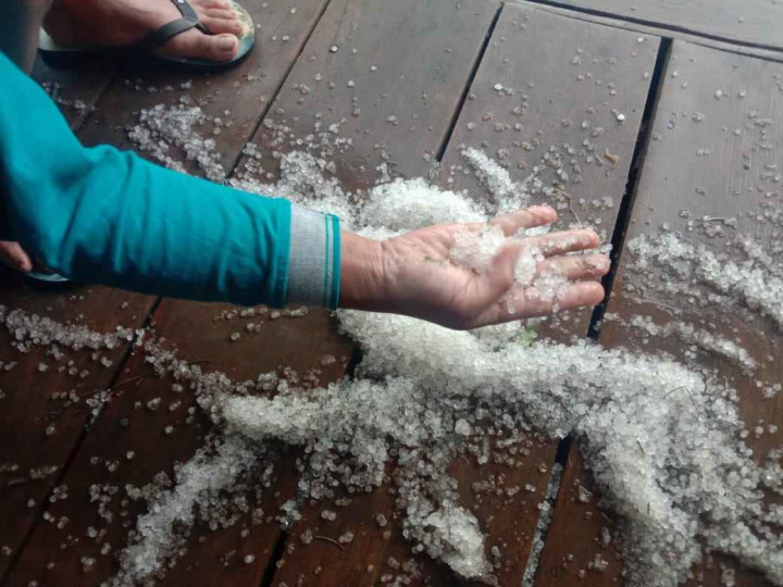 Hujan Es Kembali Turun di Puncak Papua