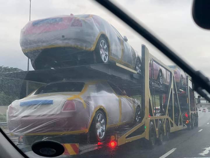 Raja Eswatini Boyong 120 BMW & 19 Rolls-Royce