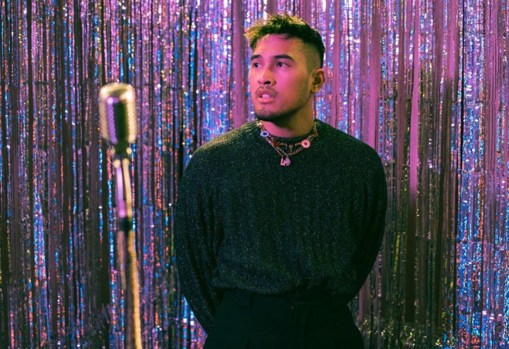 Gambaran Babak Belur Adrian Khalif di Album Perdana