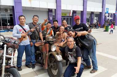 Belajar Sejarah Motor Tua di Benteng Classic Fest