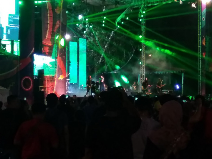 God Bless dan Jamrud Masih Menjadi 'Magnet' bagi Anak Muda
