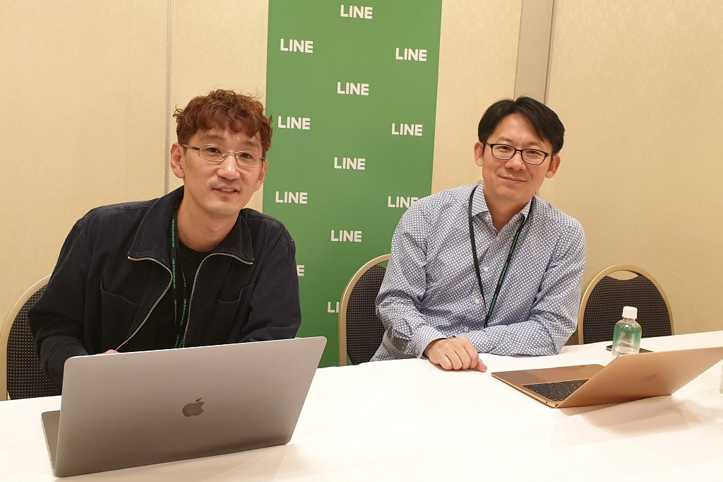 LINE Plus AD Performance Software Engineer Jinsoo Oh dan Lead of LINE Ads Mincheol Song.