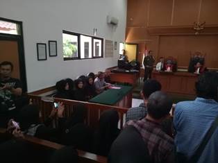 Rapat Musyawarah Hakim Menunda Putusan Perdata First Travel